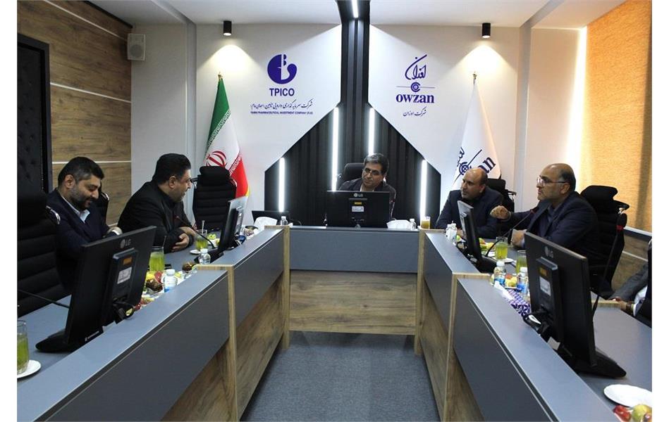 تاکیددکترنادری علیزاده مبنی بر تشکیل اداره فوریت های دارویی درشرکت اوزان جهت مقابله باکمبودهای احتمالی